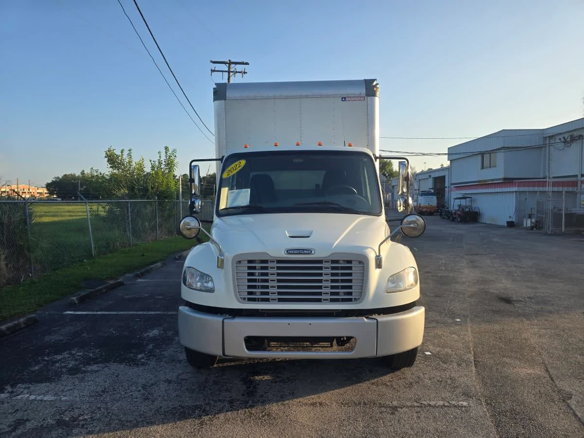 2022 Freightliner M2 106 in Tampa, FL — photo 2
