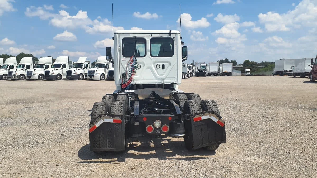 2020 Freightliner Cascadia in Birmingham, AL — photo 5