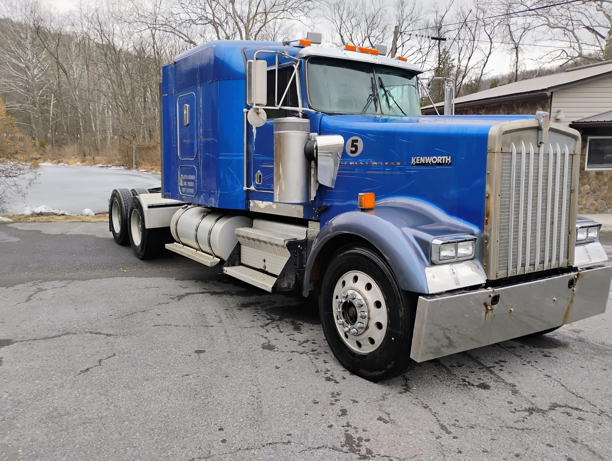 1999 Kenworth W900 in Keyser, WV