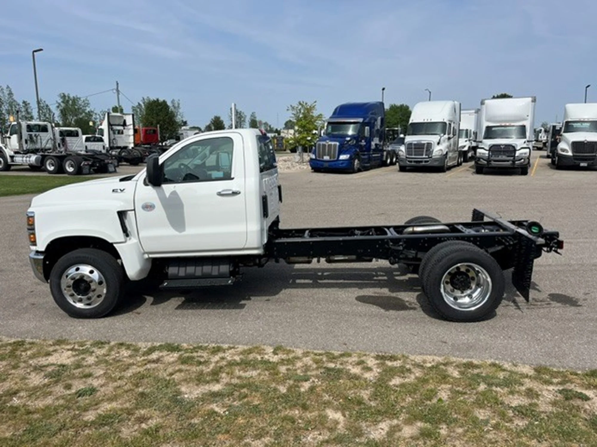 2025 International CV in West Michigan International, MI — photo 8