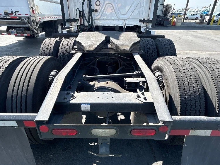 2021 Freightliner Cascadia - image 6