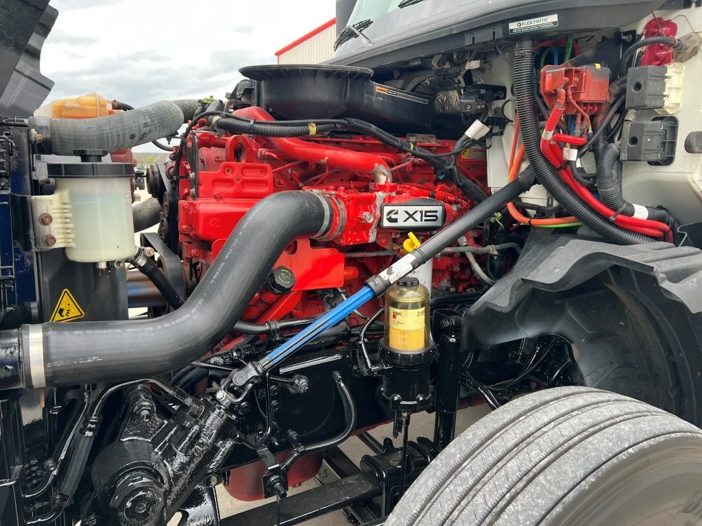 2022 International LT - image 9