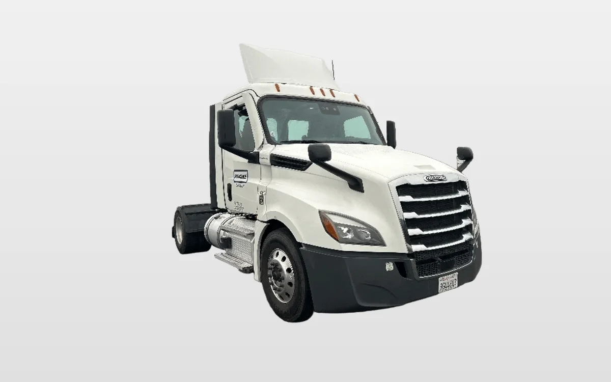 2022 Freightliner Cascadia - image 1