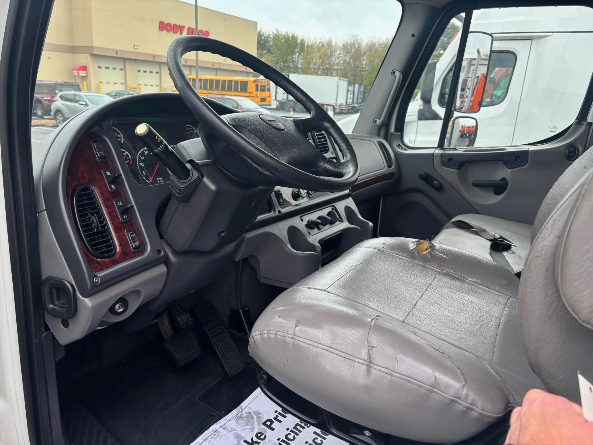 2017 Freightliner M2 106 in Inver Grove Heights, MN — photo 4