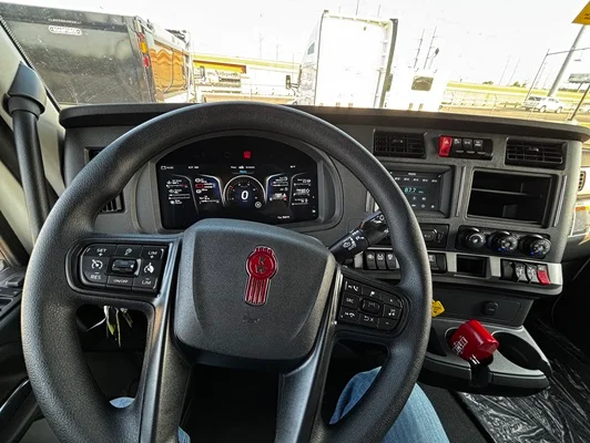 2027 Kenworth T680 in Fort Worth, TX — photo 12