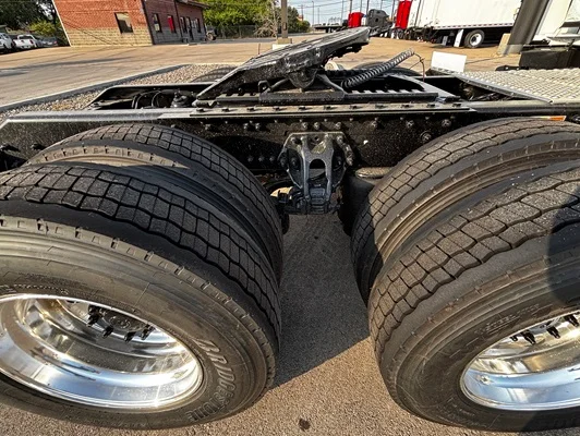 2027 Kenworth T680 in Fort Worth, TX — photo 11