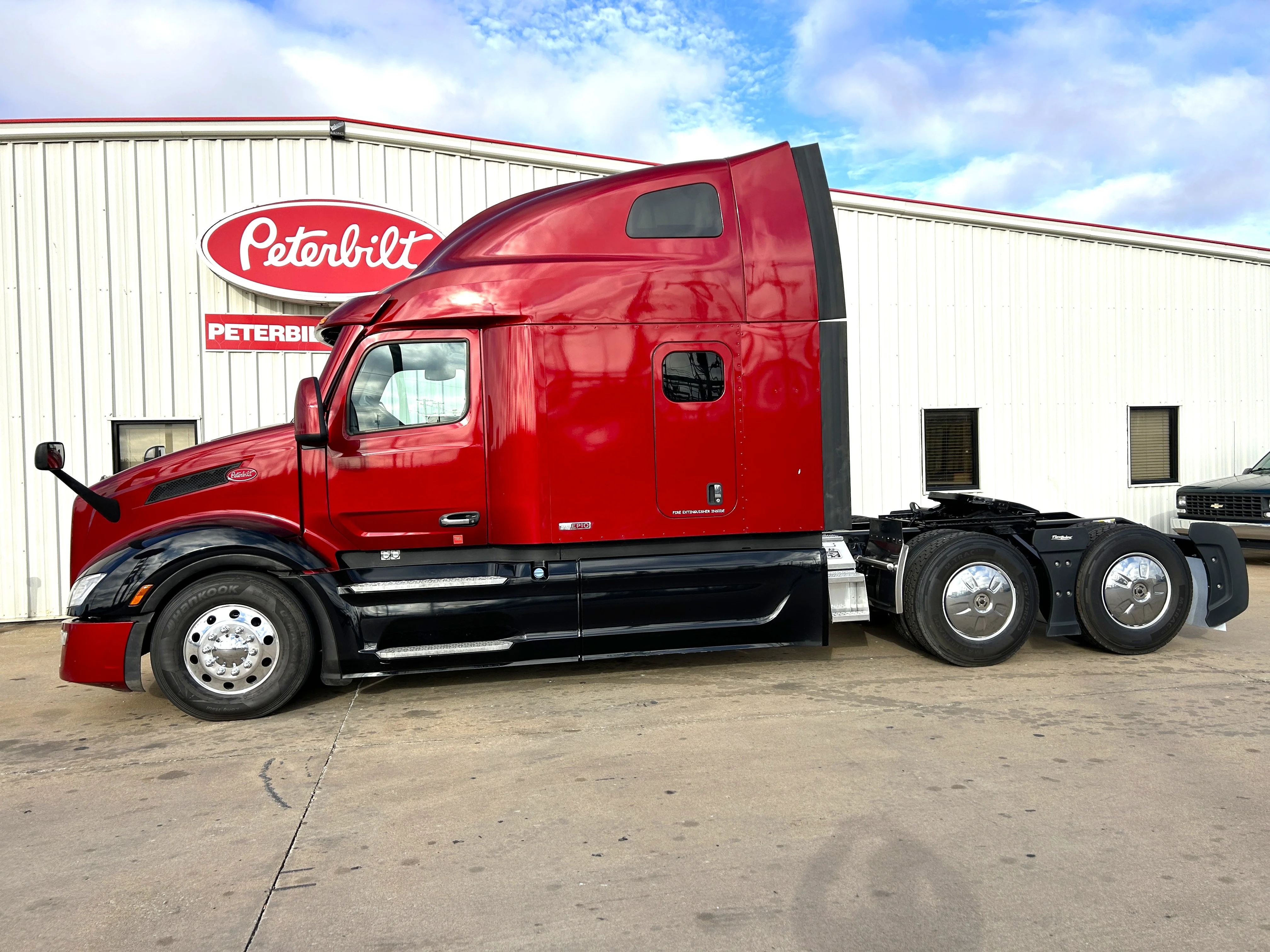 2023 Peterbilt 579 - image 4