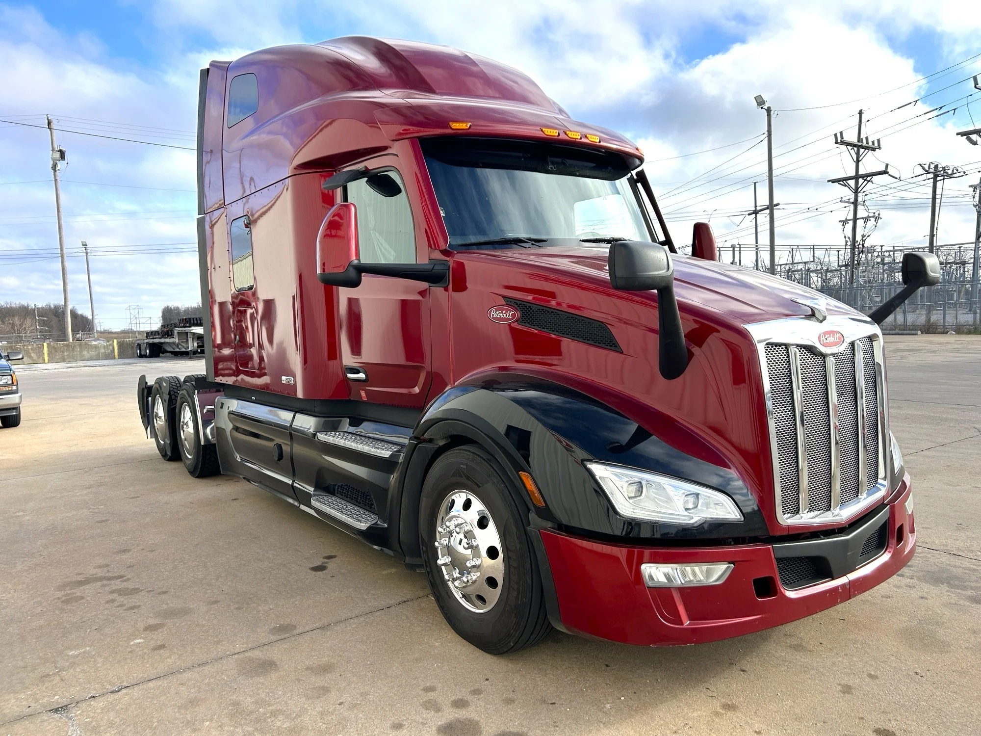 2023 Peterbilt 579 - image 3