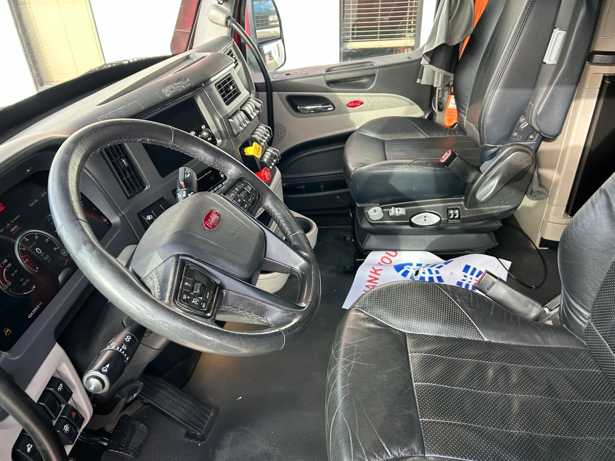 2023 Peterbilt 579 - image 8