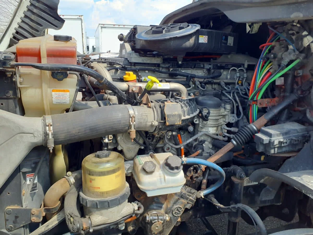 2018 Freightliner Cascadia - image 8