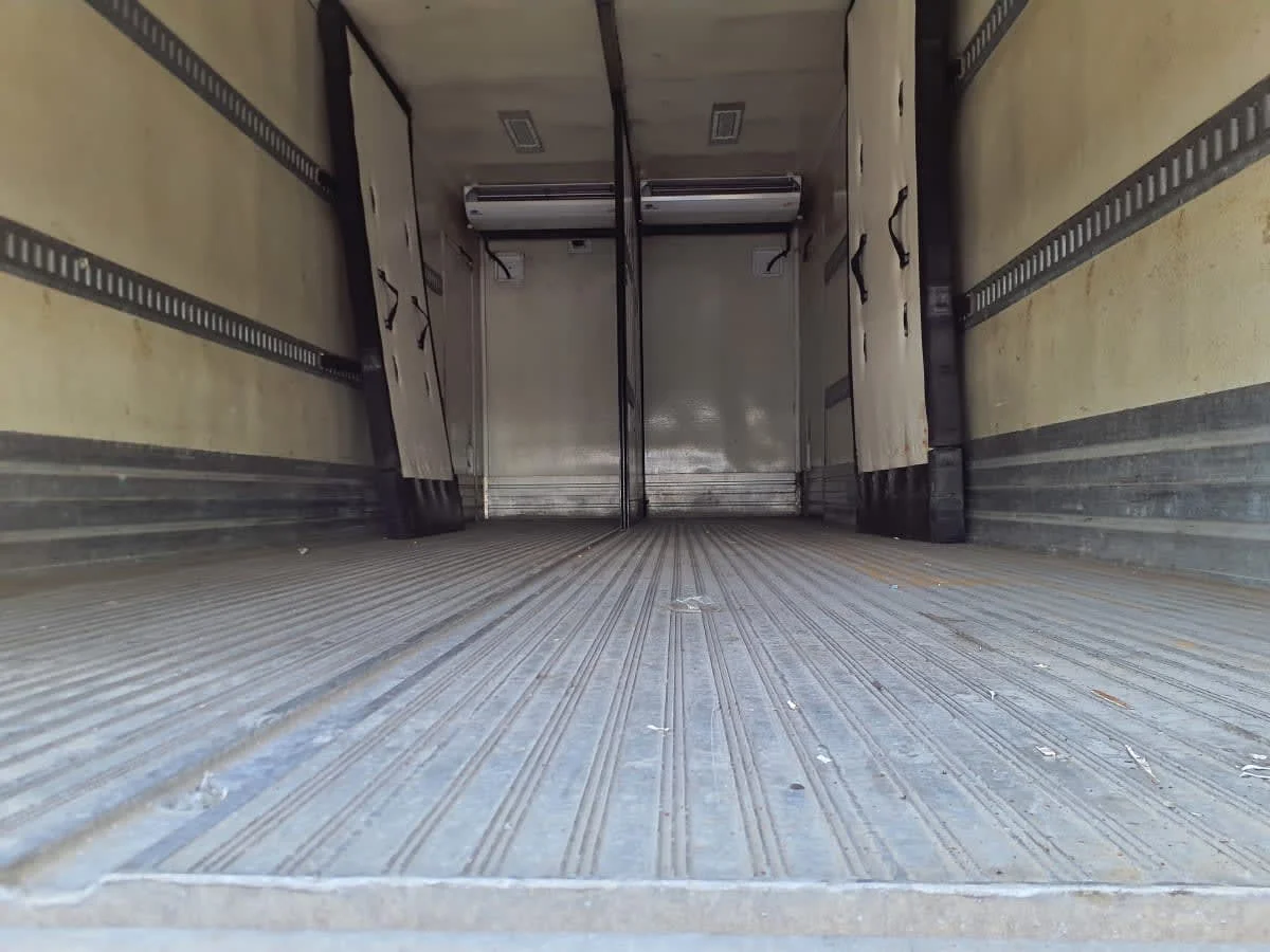 2017 Freightliner M2 106 - image 9