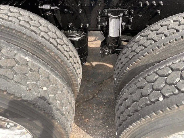 2024 Mack Pinnacle - image 23