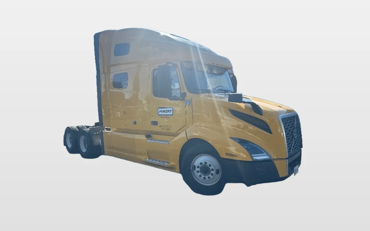 2022 Volvo - image 1