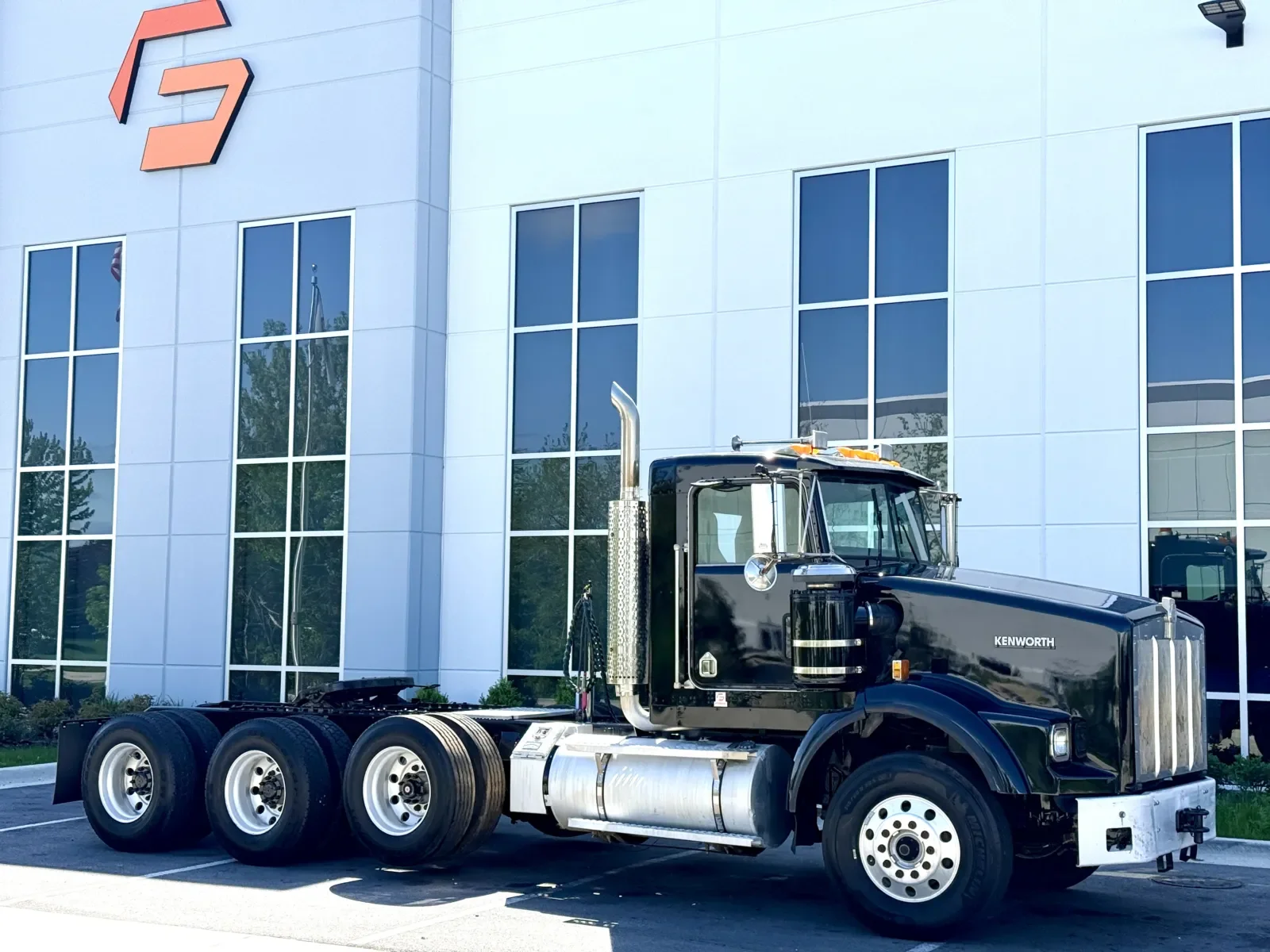 1998 Kenworth T800 in New Lenox, IL — photo 2