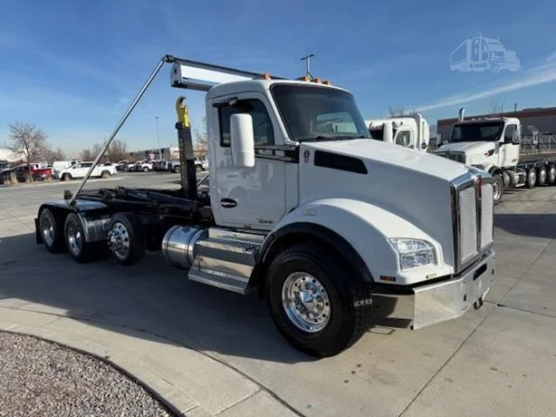 2017 Kenworth T880 - image 5