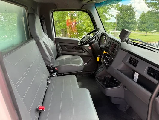 2023 Kenworth T380 in Springfield, MO — photo 24
