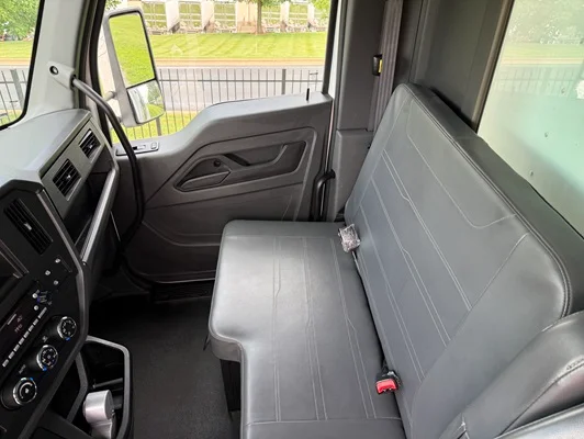 2023 Kenworth T380 in Springfield, MO — photo 19