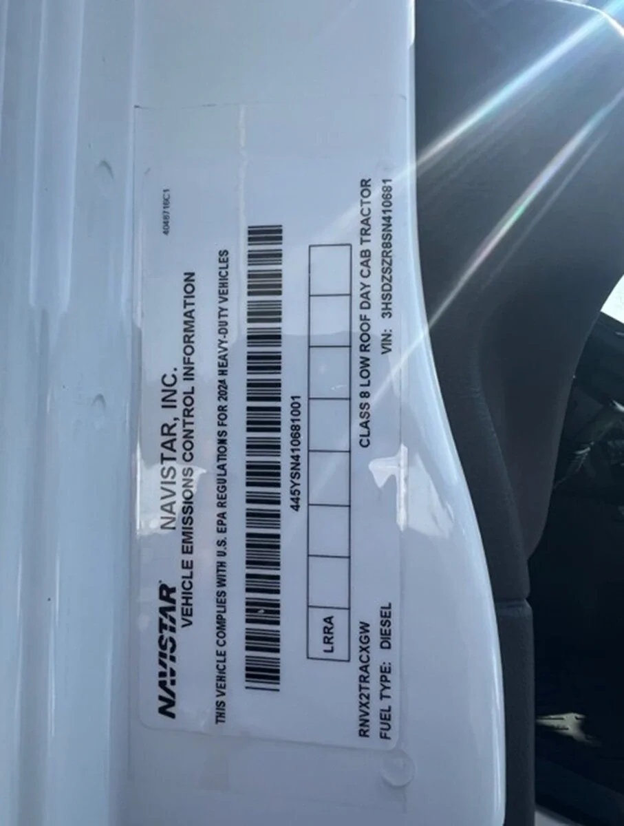 2025 International LT - image 5