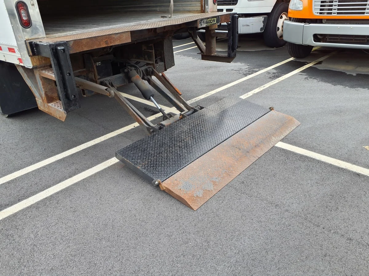 2017 Isuzu NPR - image 12