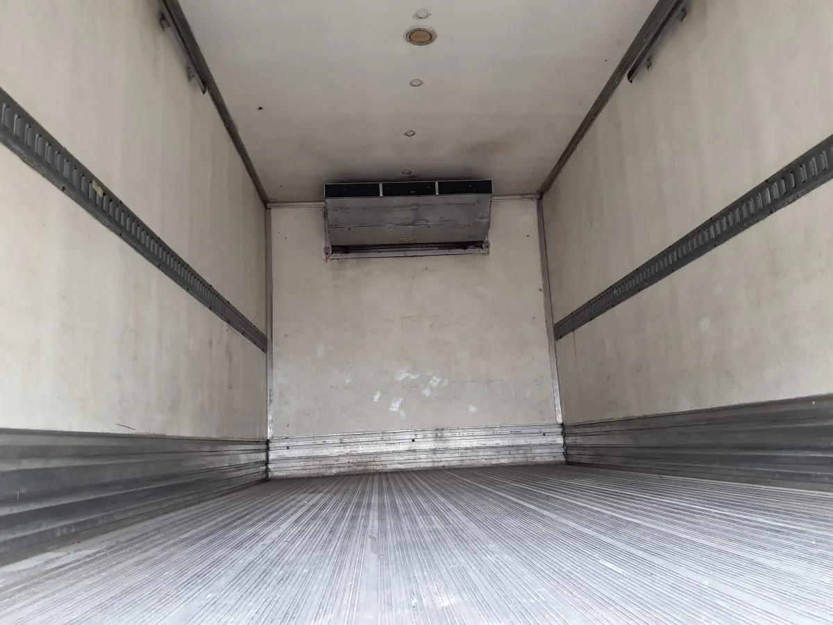 2017 Isuzu NPR - image 9