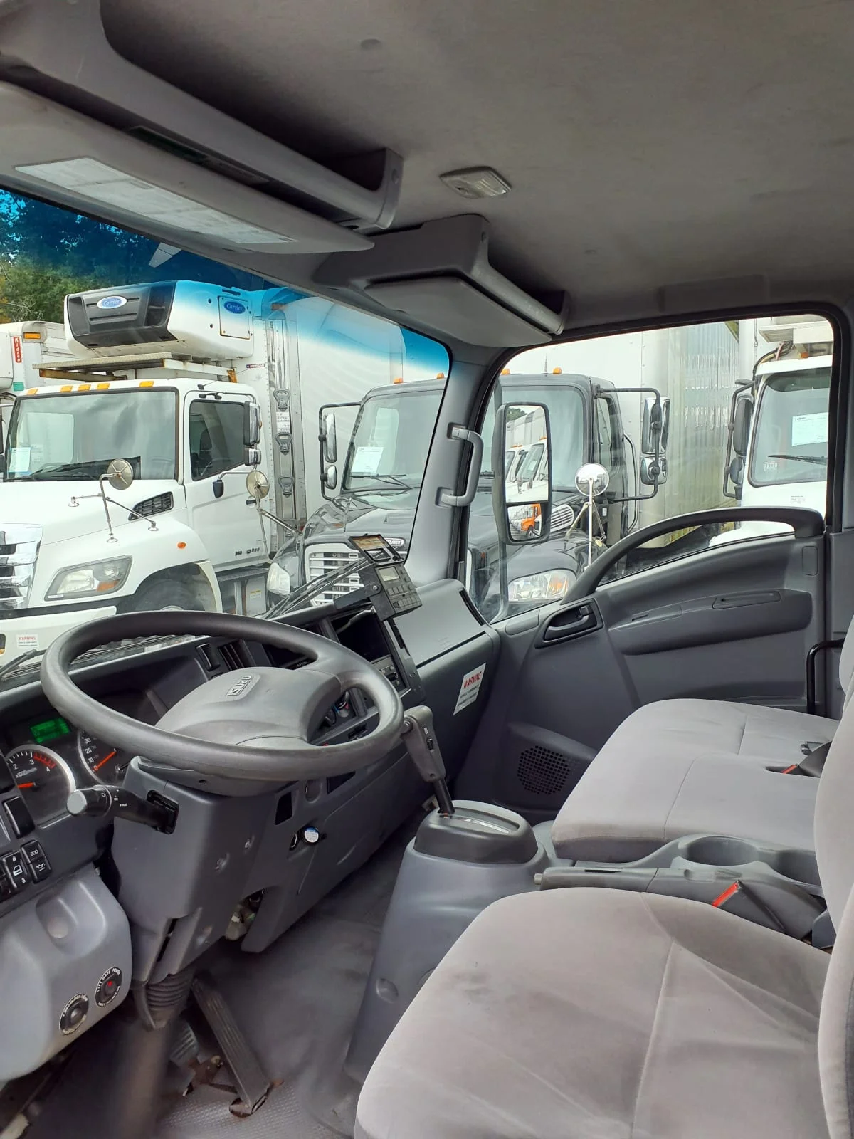 2017 Isuzu NPR - image 8