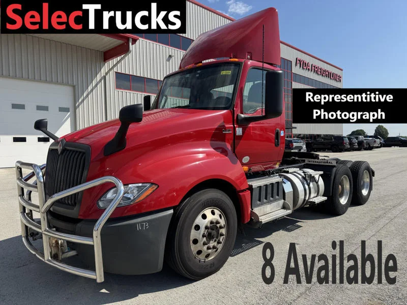 2018 International LT - image 20