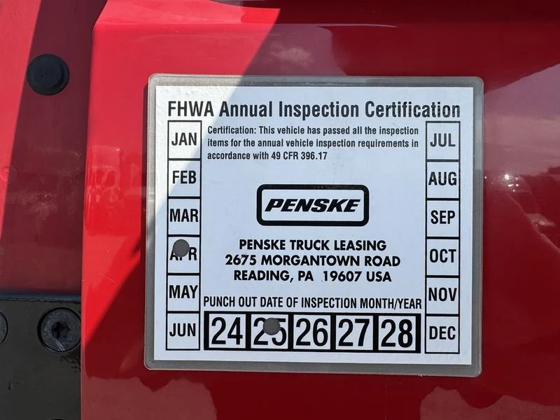 2018 International LT - image 14