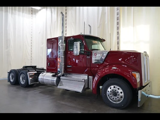 2027 Kenworth W990 in Knoxville, TN