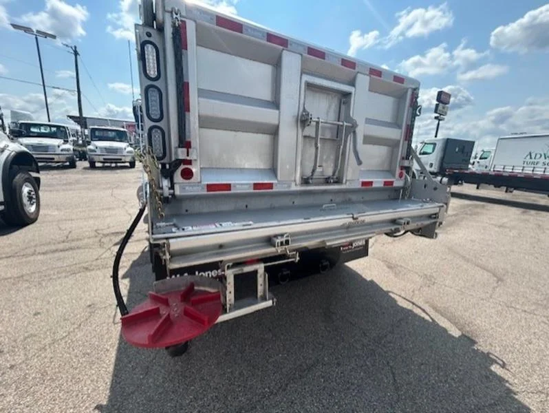 2026 Freightliner M2 106 in Cincinnati, OH — photo 6