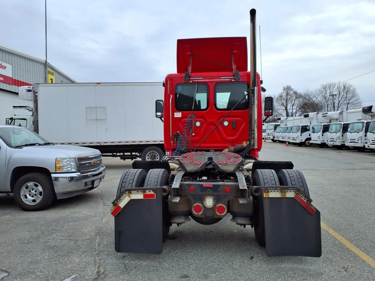 2019 Freightliner Cascadia in Salisbury, MA — photo 5