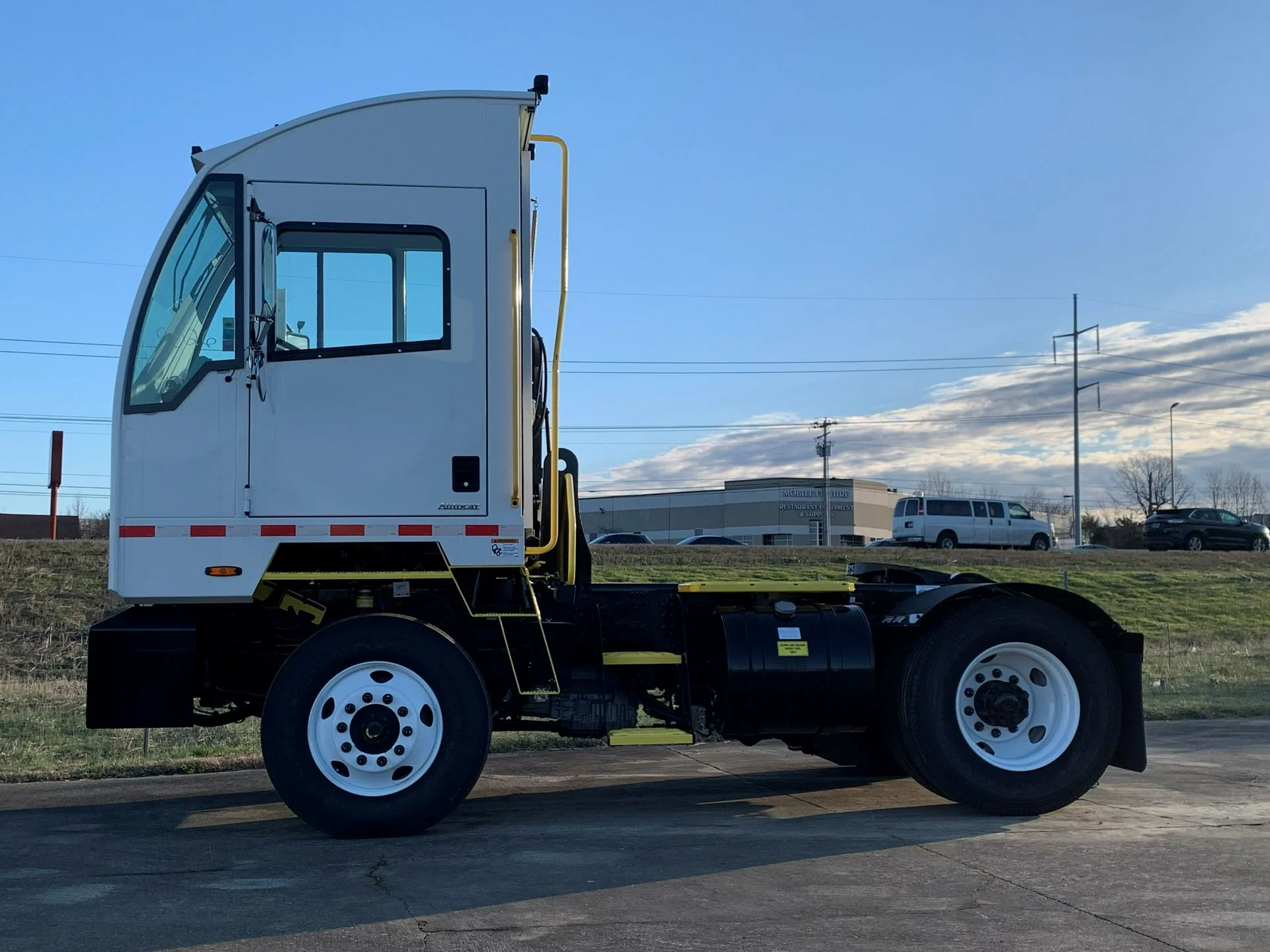 2027 Autocar in La Vergne, TN — photo 5
