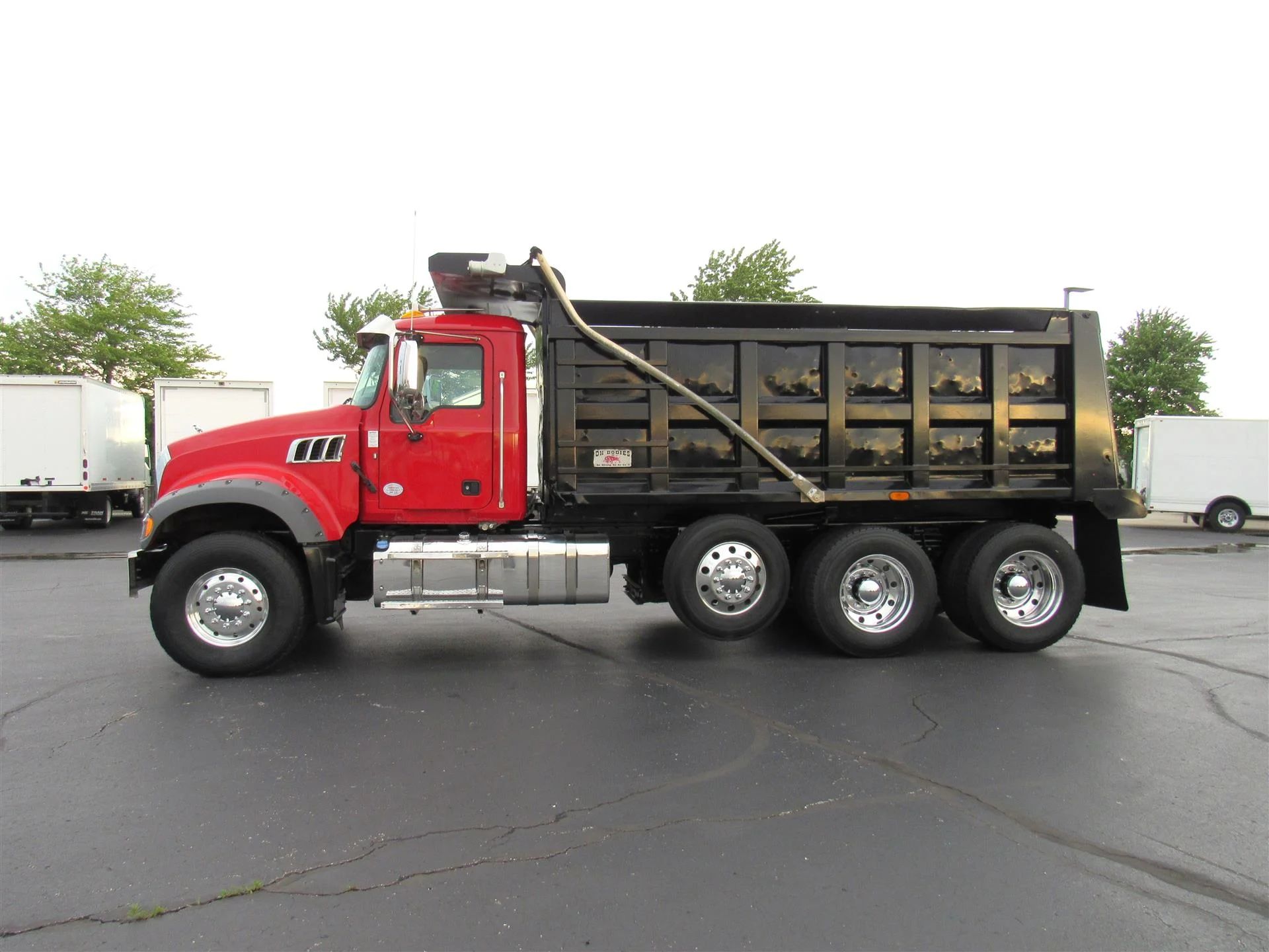 2019 Mack Granite in Kansas City, MO — photo 2