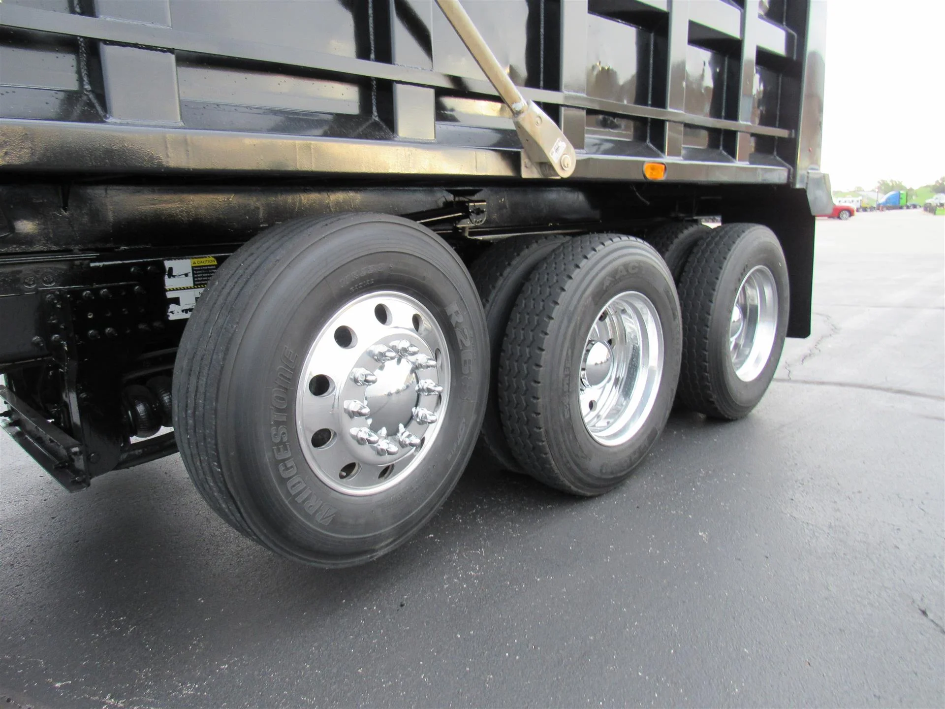 2019 Mack Granite in Kansas City, MO — photo 3