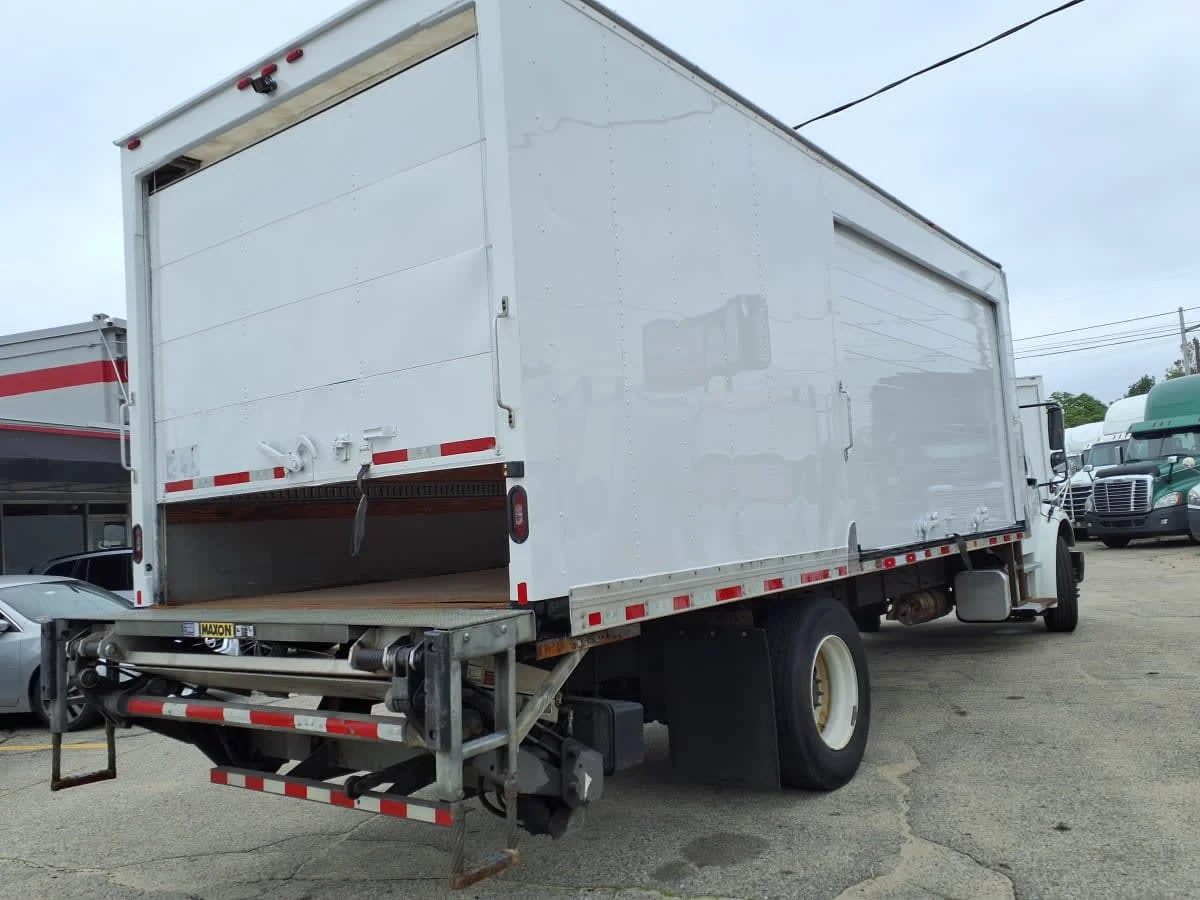 2019 Freightliner M2 106 in Warwick, RI — photo 4