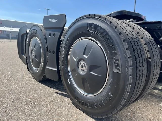 2026 International LT - image 15