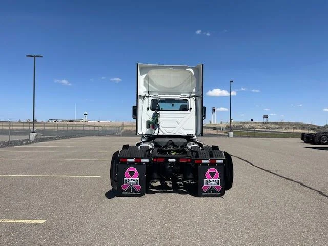 2026 International LT - image 5