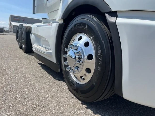 2026 International LT - image 13