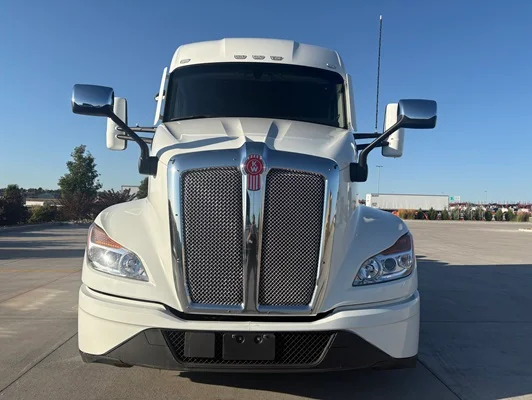 2023 Kenworth T680 in Englewood, CO — photo 7