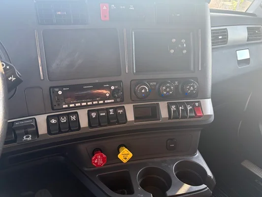 2023 Kenworth T680 in Englewood, CO — photo 16