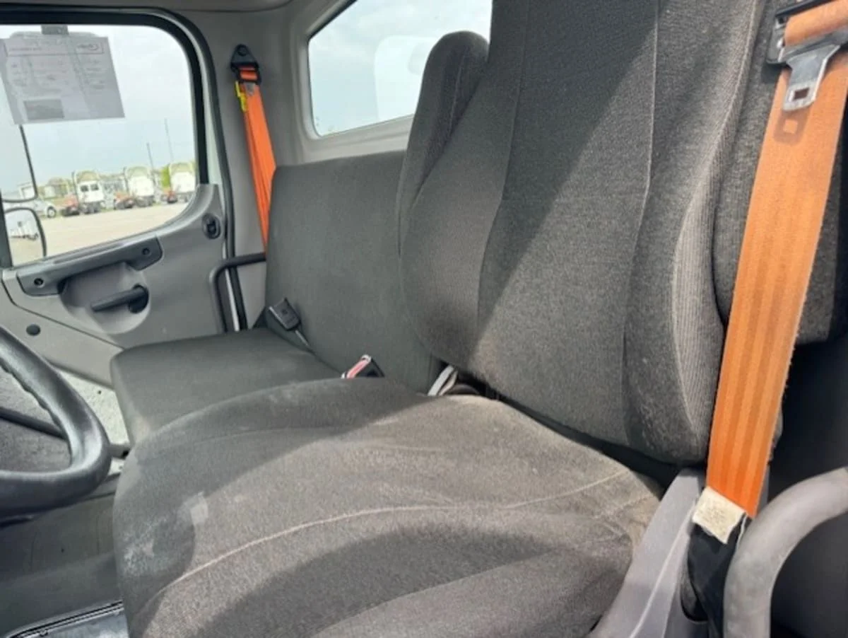 2021 Freightliner M2 106 - image 7