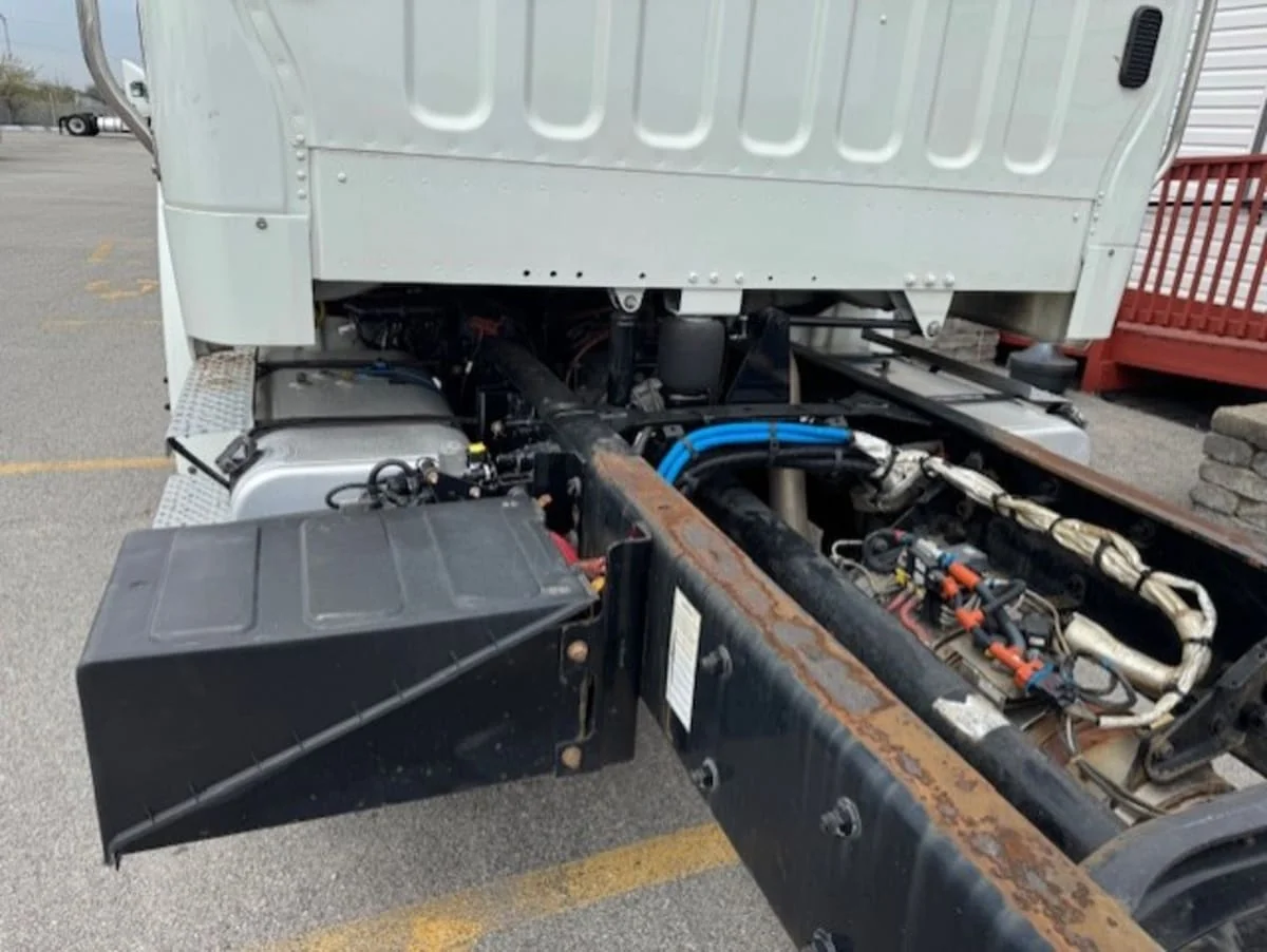 2021 Freightliner M2 106 - image 11