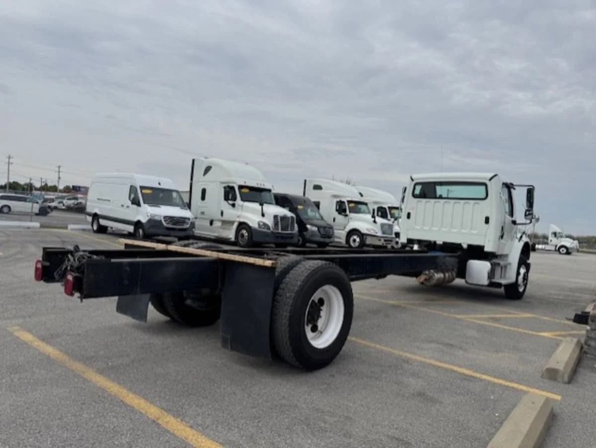 2021 Freightliner M2 106 - image 4