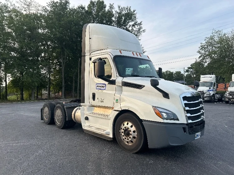 2020 Freightliner Cascadia in Forest Park, GA