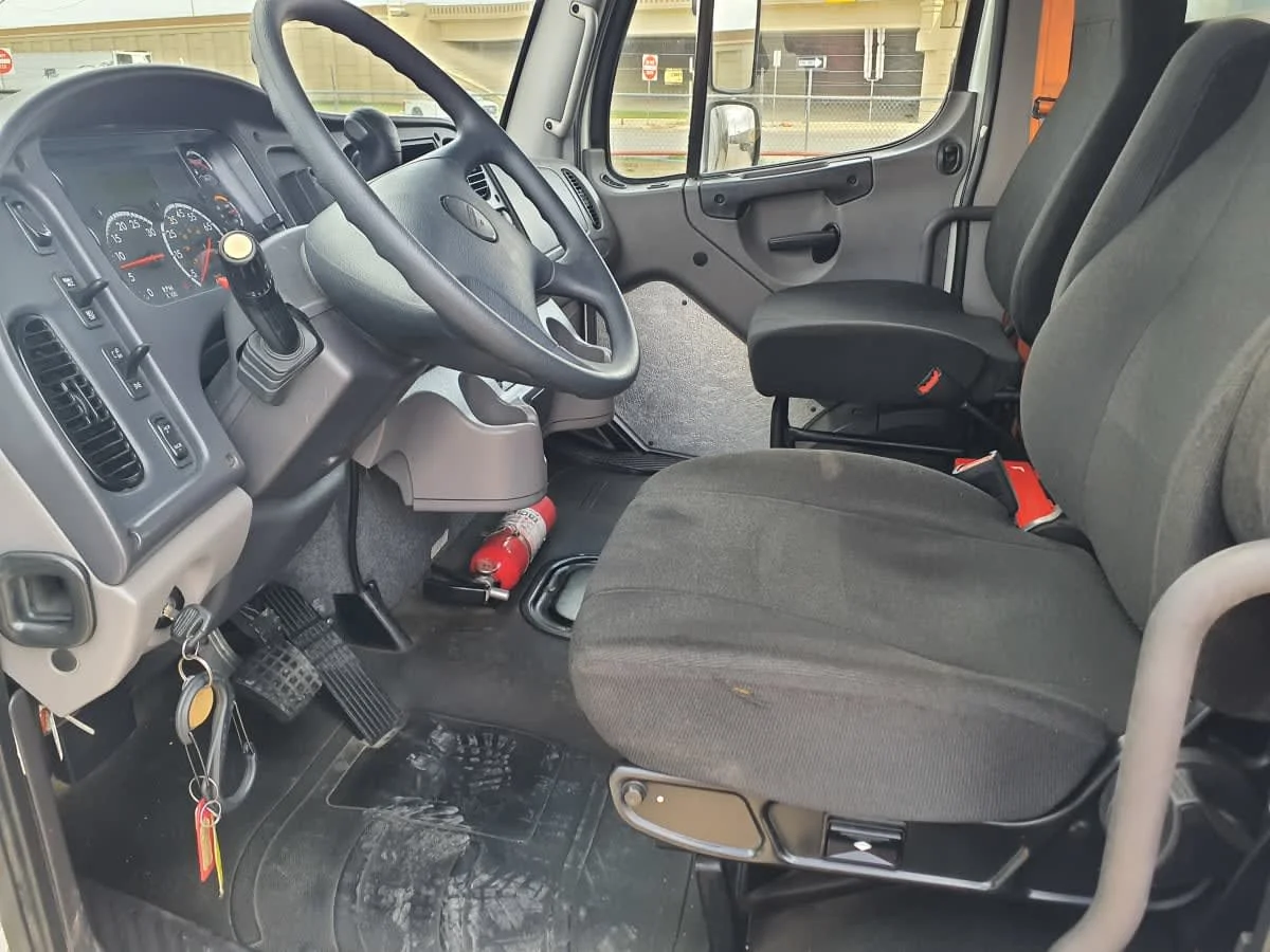 2020 Freightliner M2 106 - image 12