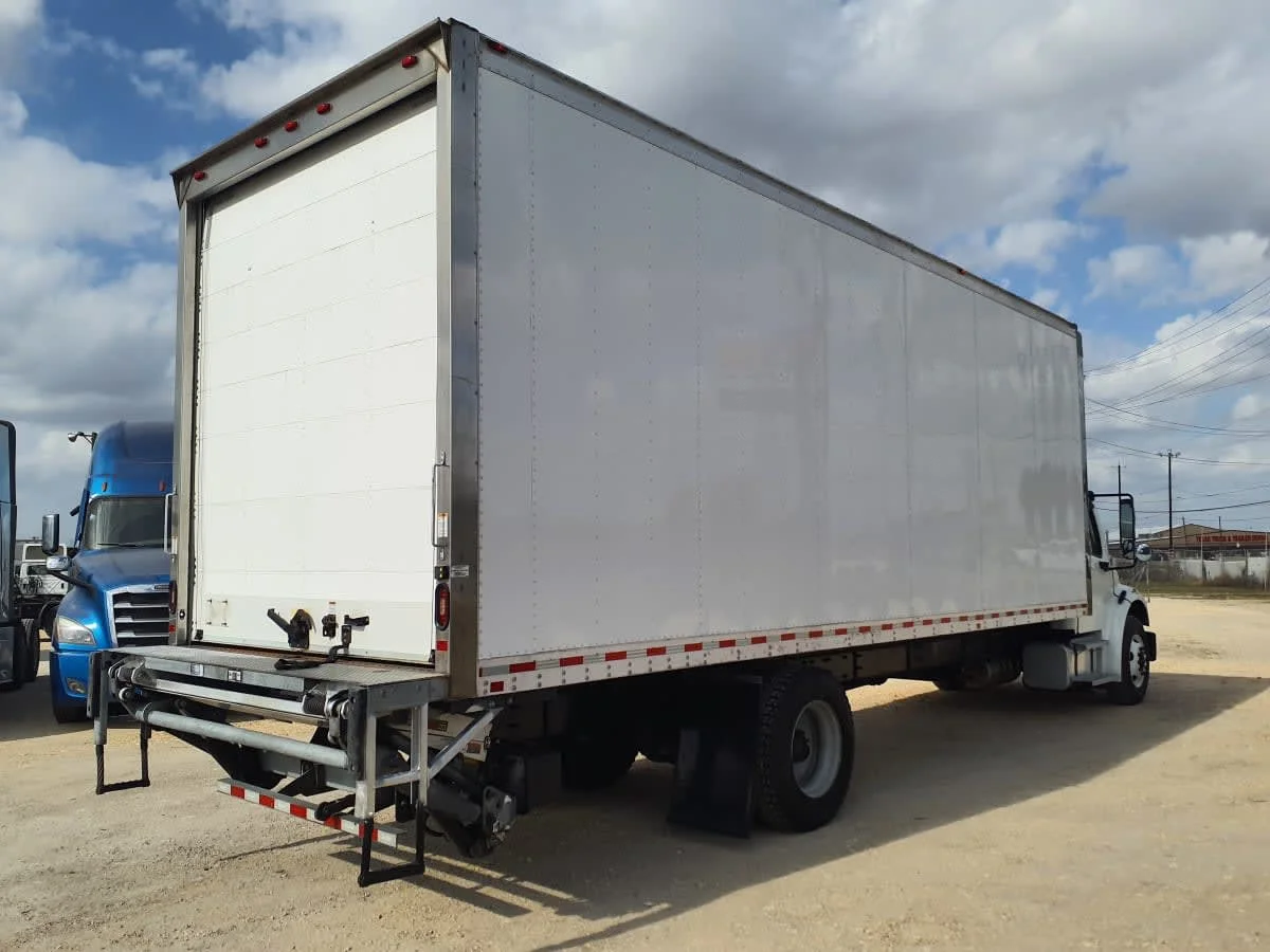 2020 Freightliner M2 106 - image 4