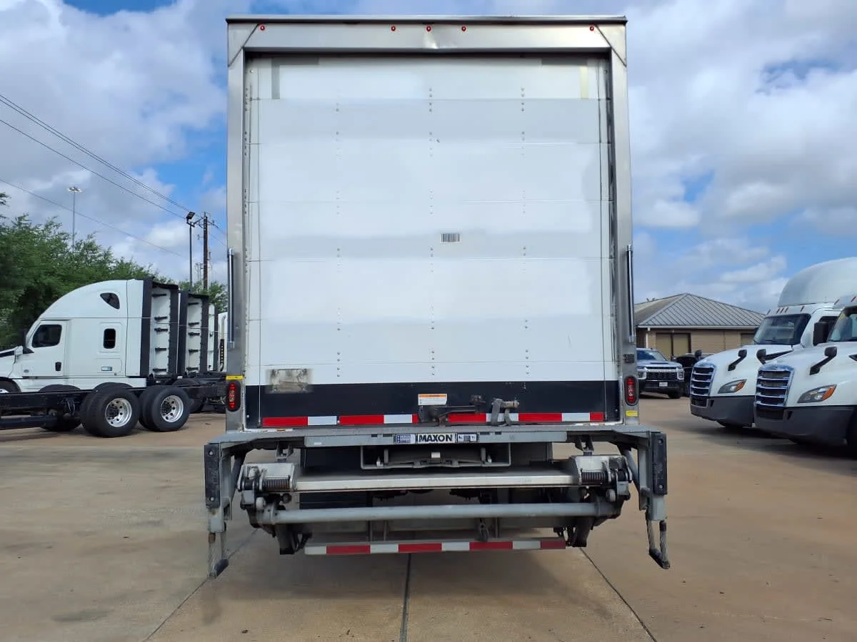 2020 International MV - image 5