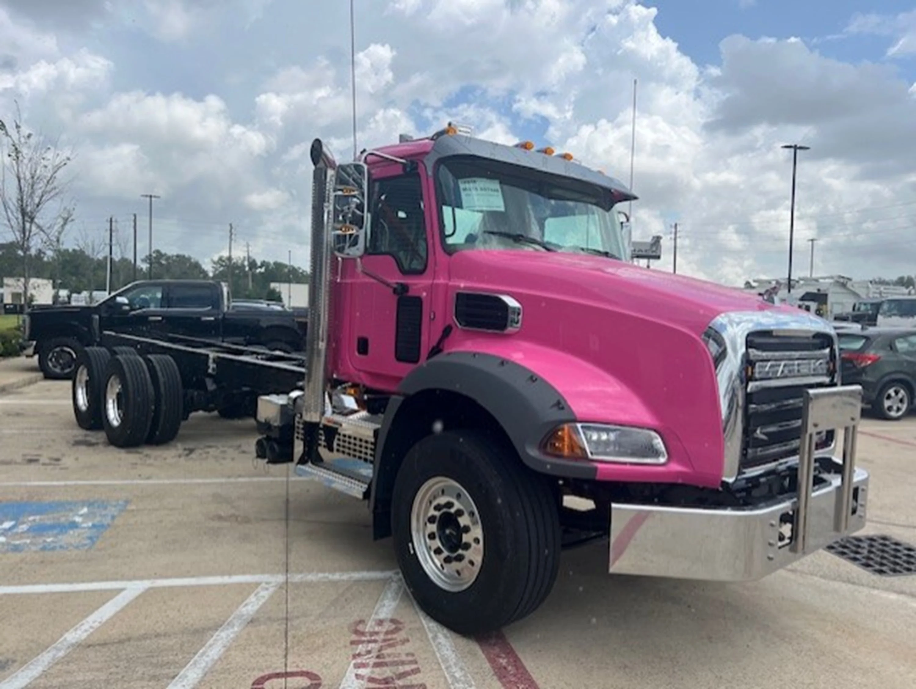 2027 Mack Granite in Houston, TX — photo 2