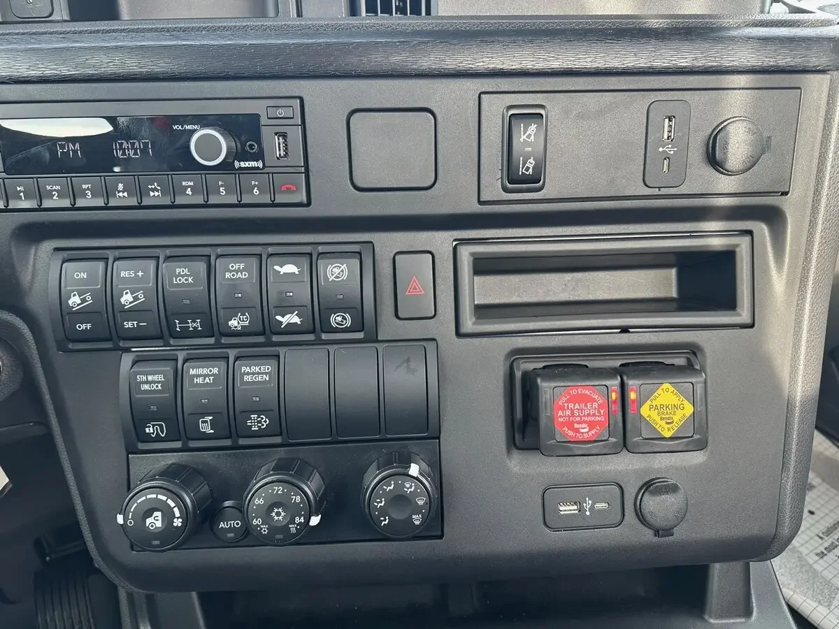 2026 International LT - image 6