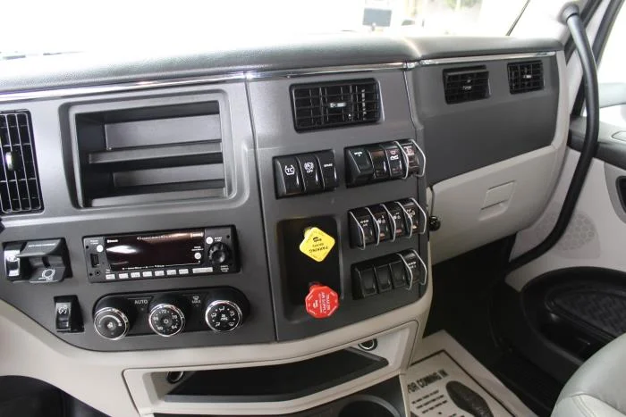2022 Peterbilt 579 — photo 13