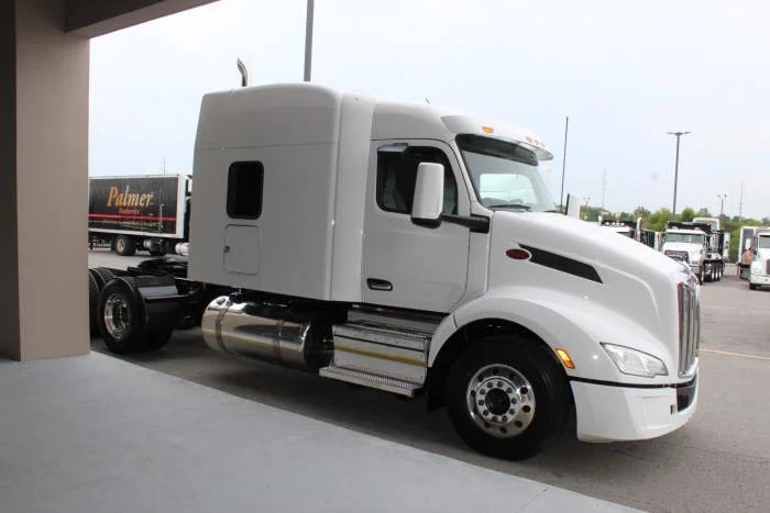 2022 Peterbilt 579 — photo 9